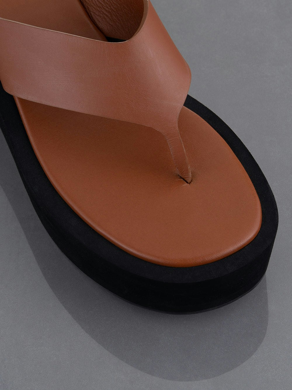 shoe detail view alt:size alt:fit1